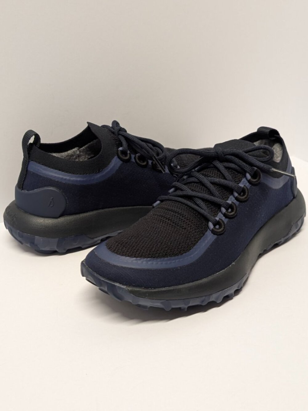 Allbirds Trail Runners SWT Sneakers in Navy Blue/Natural Black - NWOT